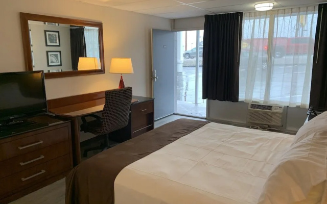 photo 4 of The Retro Hotel