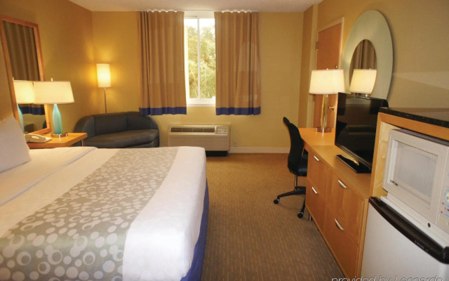 photo 3 of #7712 La Quinta Inn & Suites