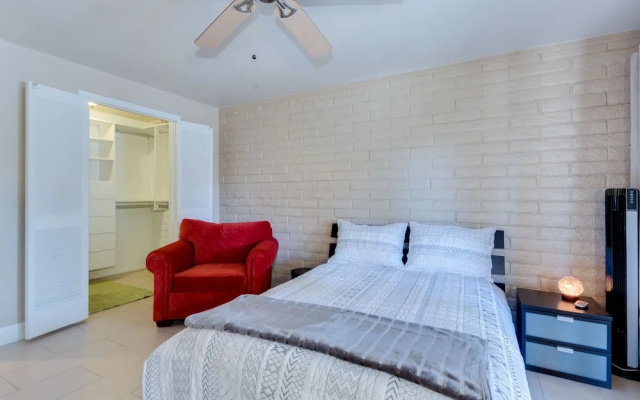 photo 3 of 78th Way 2 Bedroom Townhouse