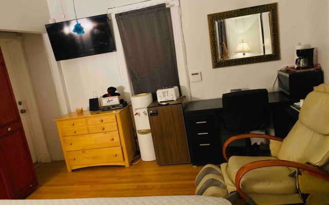 photo 2 of "room in Guest Room - 7privateroom Jacuzzi/massage Seat/parking/15mins2ny"