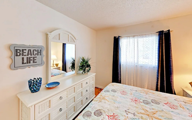 photo 4 of 803 Suncrest Drive Home 3 Bedrooms 2 Bathrooms Home