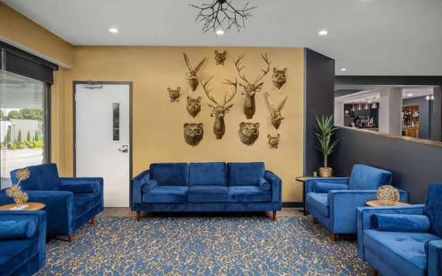 photo 3 of Hotel Westport Kansas City, Tapestry Collection by Hilton