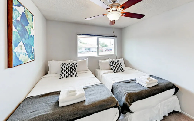 photo 5 of 8226 E Northland Dr House 3 Bedrooms 2 Bathrooms Home