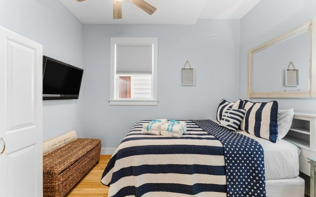 photo 2 of Beach Bay Getaway! Bayfront 4BR 4BA House Sleeps 12 Private Pool Boat Dock