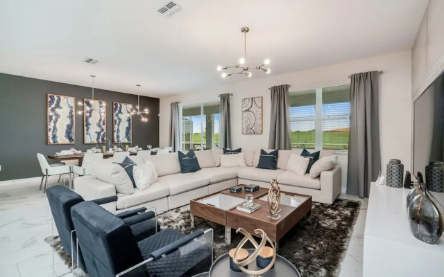 photo 4 of 851pbeach Amazing Champions Gate 9 Bedroom 5 Bed