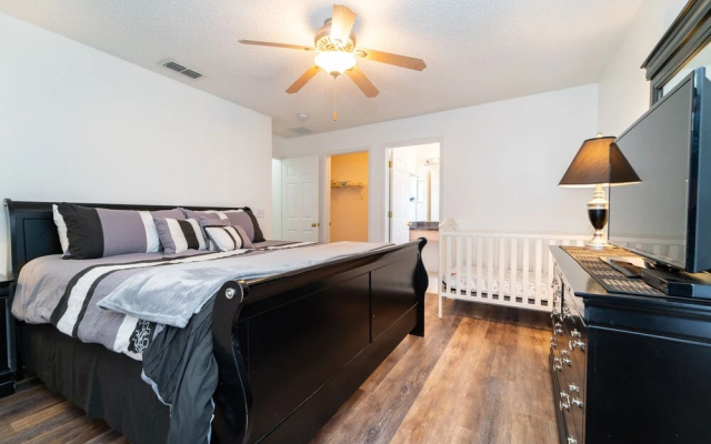 photo 4 of 87631 Games Room+2-masters+hottub+water View!