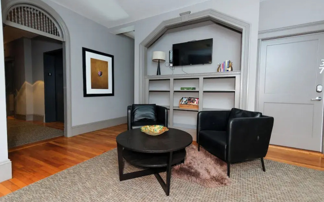 photo 3 of Maverick Suites at 89 Marion