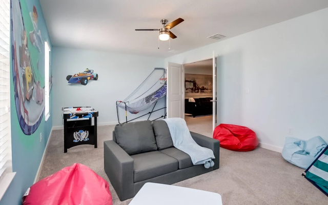 photo 2 of 8915 Stinger Drive