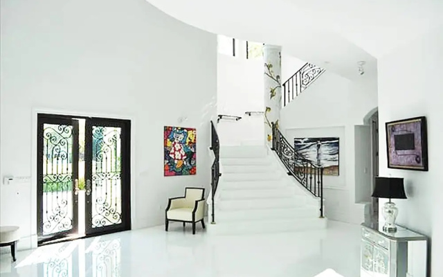 photo 2 of 9 Bedroom Homes in Miami by TMG