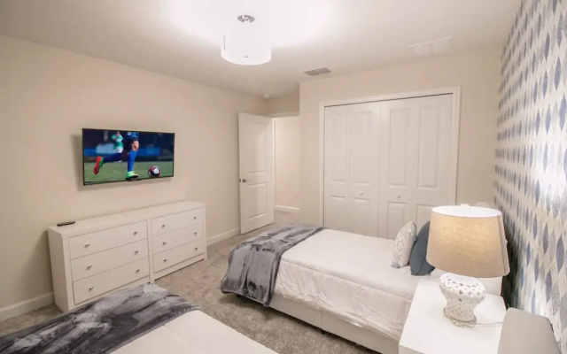 photo 5 of 9005 SD - Gorgeous 4BR Townhome - Private Pool