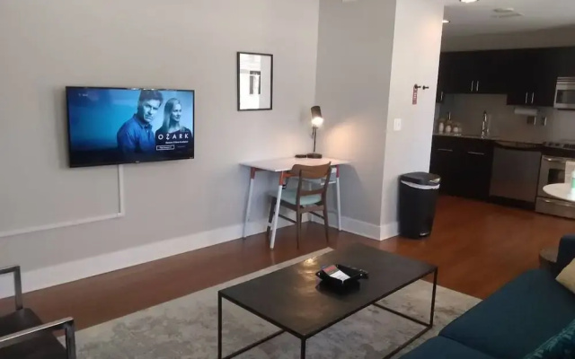 photo 2 of 909WALNUT - Revived DT Apts with Gym by Zencity