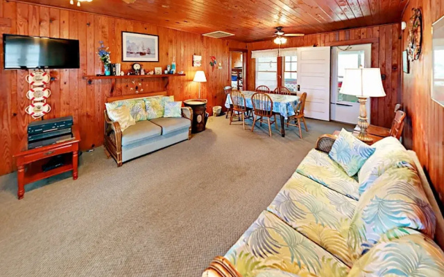 photo 2 of 922 South Ocean Blvd Home 5 Bedrooms 3 Bathrooms Home