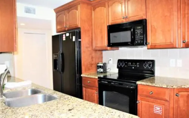 photo 4 of 950 Broadway Two-bedroom Apartment