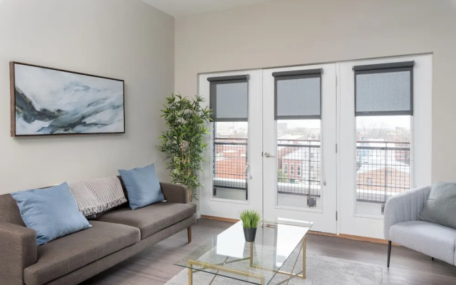 photo 4 of 98 Walkscore Downtown Condos by Barsala