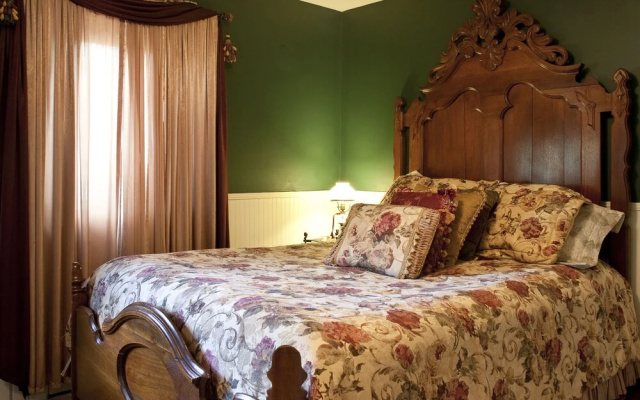 photo 2 of A Bed of Roses Bed & Breakfast