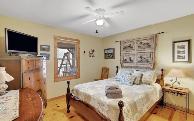 photo 4 of A Cozy 2br Log Cabin Getaway-mirror Lake-fireplace 2 Bedroom Cabin by Sunscape Property Management