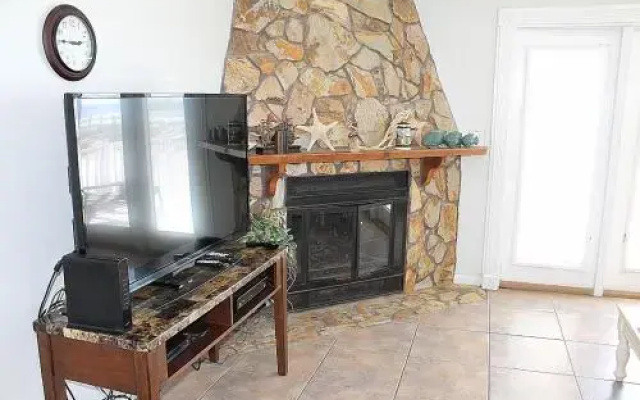 photo 2 of A License to Chill Unit B - 4Br Home