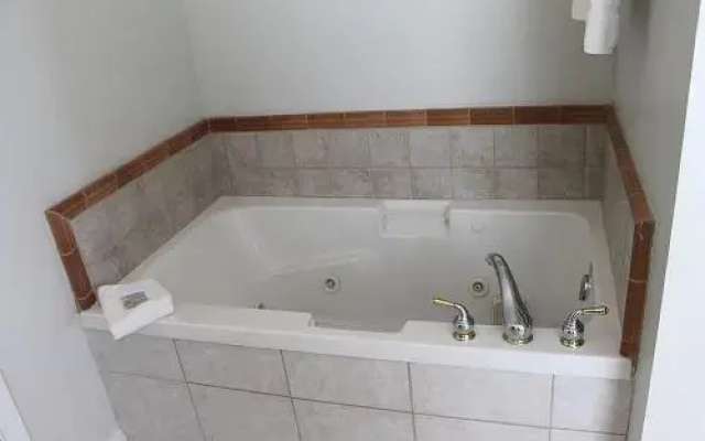 photo 5 of A License to Chill Unit B - 4Br Home