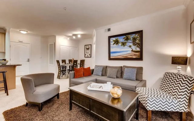 photo 3 of A+ Los Angeles Seclusion Large 2br/2bath + 2 Free Parking Spots! (P2)