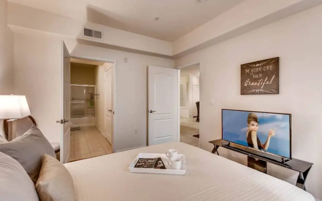 photo 5 of A+ Los Angeles Seclusion Large 2br/2bath + 2 Free Parking Spots! (P2)