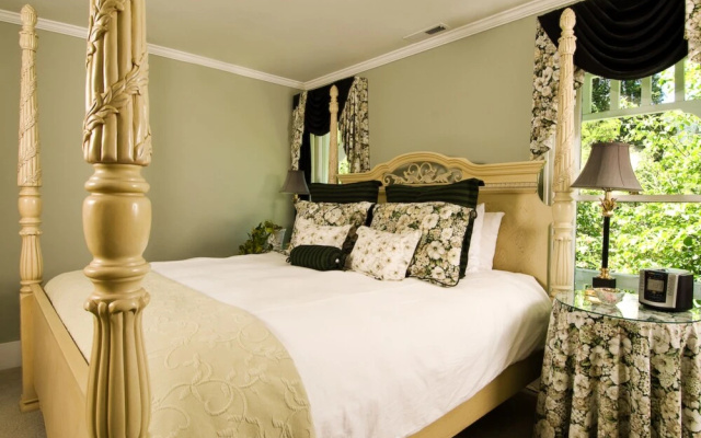 photo 3 of A Midsummer's Dream Bed & Breakfast