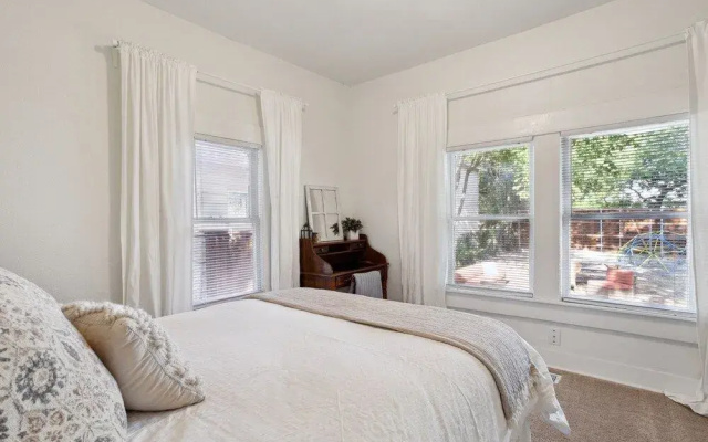 photo 2 of A Modern Fort Worth, Texas Retreat - Jennings Ave - 3 Bedroom Home by Redawning