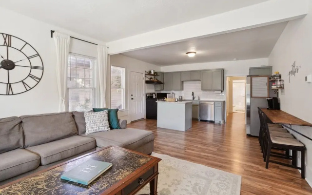 photo 3 of A Modern Fort Worth, Texas Retreat - Jennings Ave - 3 Bedroom Home by Redawning