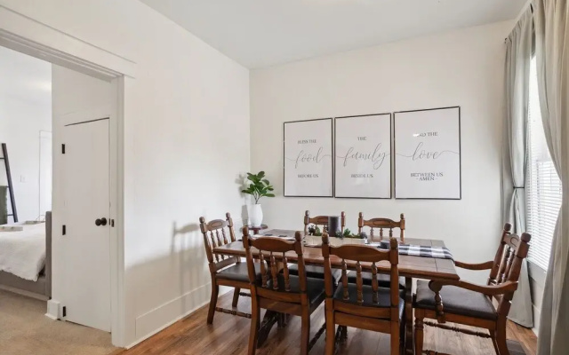 photo 4 of A Modern Fort Worth, Texas Retreat - Jennings Ave - 3 Bedroom Home by Redawning