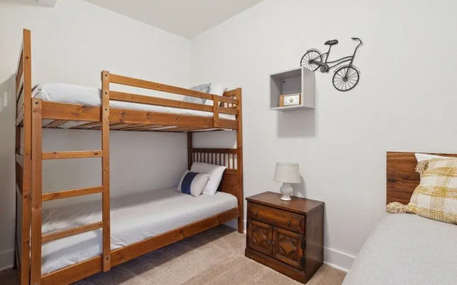 photo 5 of A Modern Fort Worth, Texas Retreat - Jennings Ave - 3 Bedroom Home by Redawning