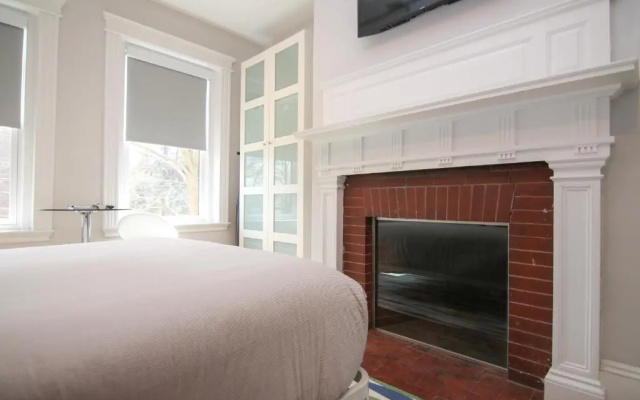 photo 4 of A Stylish Stay w/ a Queen Bed, Heated Floors.. #29