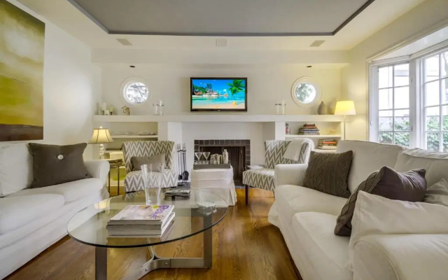 photo 3 of A Touch of Cape Cod in West Hollywood