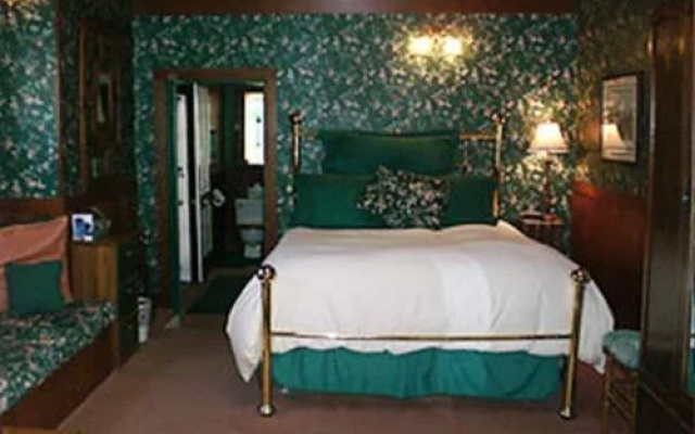 photo 4 of Victorian Garden Inn
