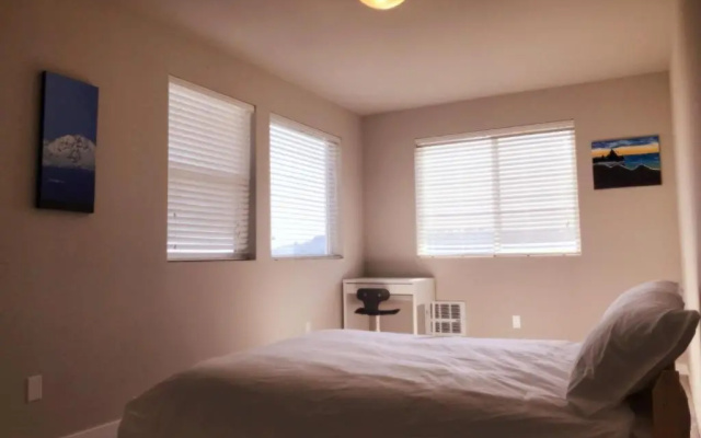 photo 4 of A View Home at Eastlake