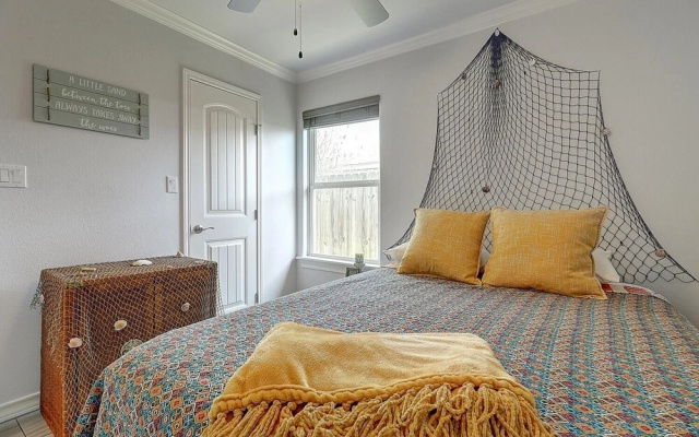 photo 3 of A Wave From It All 3 Bedroom Home by RedAwning