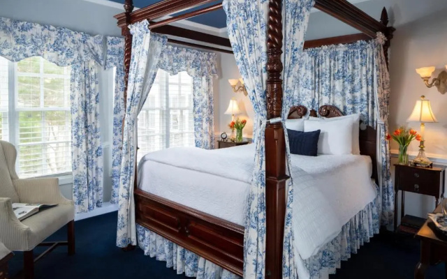 photo 3 of A Williamsburg White House
