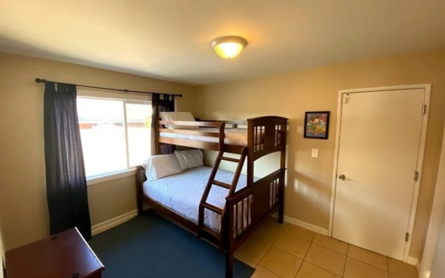 photo 2 of A Wrinkle In Time 4 Bedrooms 2 Bathrooms Home