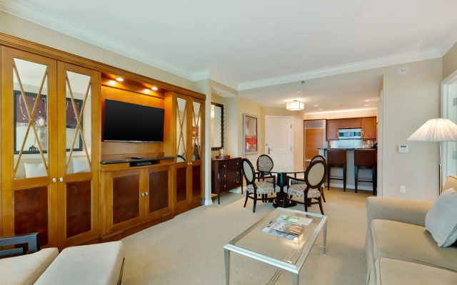 photo 4 of Aaa 3 Rooms 3 Bath Suite At The Signature Condo Hotel