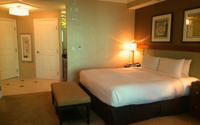 photo 4 of Aaa Deluxe Suite At The Signature Condo Hotel