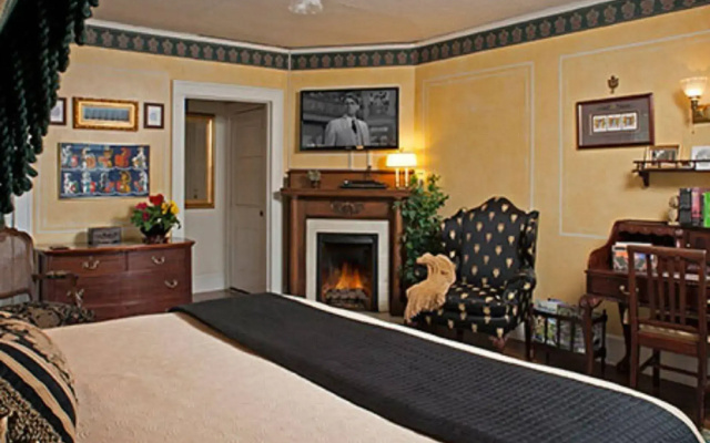 photo 3 of Abbington Green Bed & Breakfast Inn