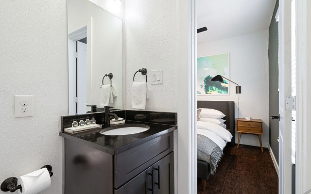 photo 5 of Abode Houston - Montrose Downtown