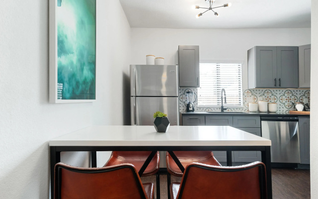 photo 4 of Abode Houston - Montrose Downtown