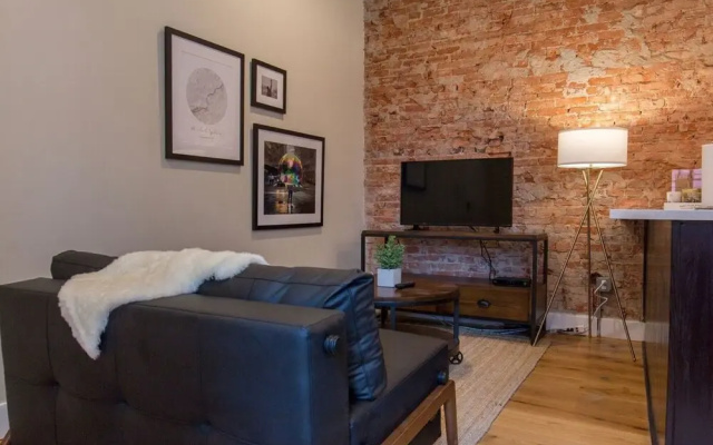 photo 2 of Abode Philadelphia - Rittenhouse Square Locust St