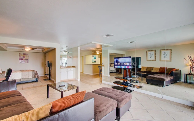 photo 3 of ABZ Convention Center Condos