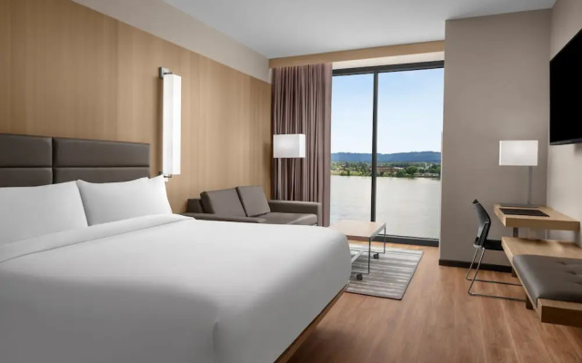 photo 4 of AC Hotel by Marriott Vancouver Waterfront