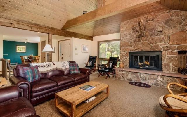 photo 3 of Adams Vacation At Windcliff 2 Bedroom Home by RedAwning