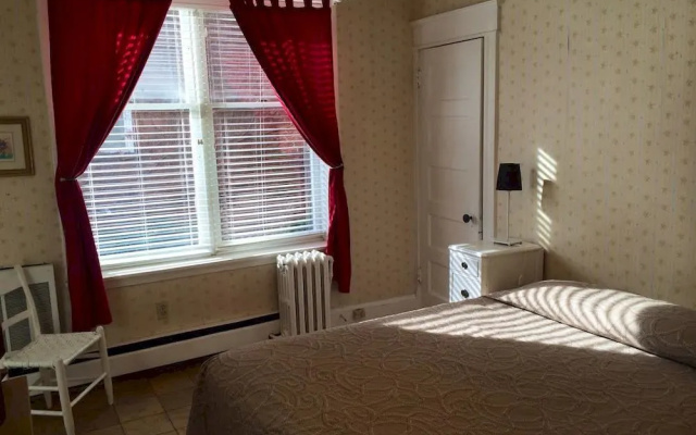 photo 4 of Adam's Inn