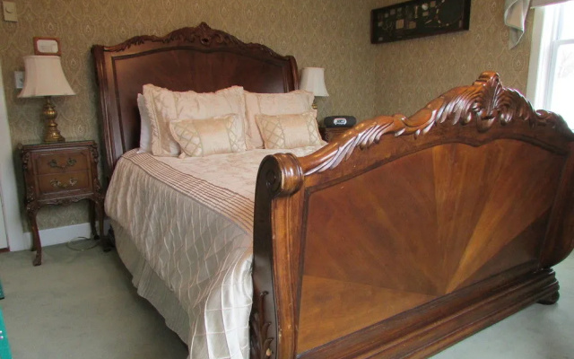 photo 2 of Serenity Inn Newport