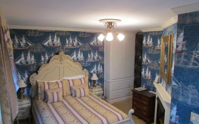 photo 4 of Serenity Inn Newport
