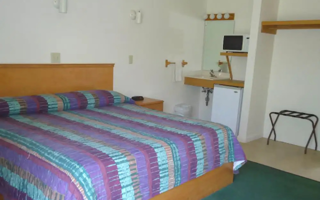 photo 2 of Adirondack Inn
