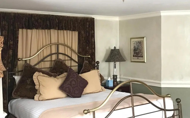 photo 4 of Admiral Farragut Inn